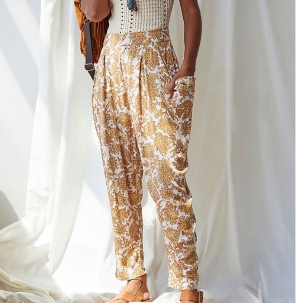 Free People White and Gold Floral Cropped Pants